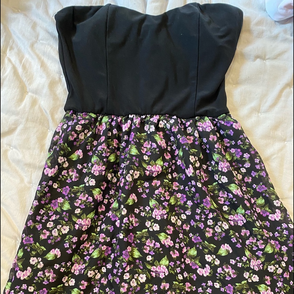 Wet Seal strapless floral top